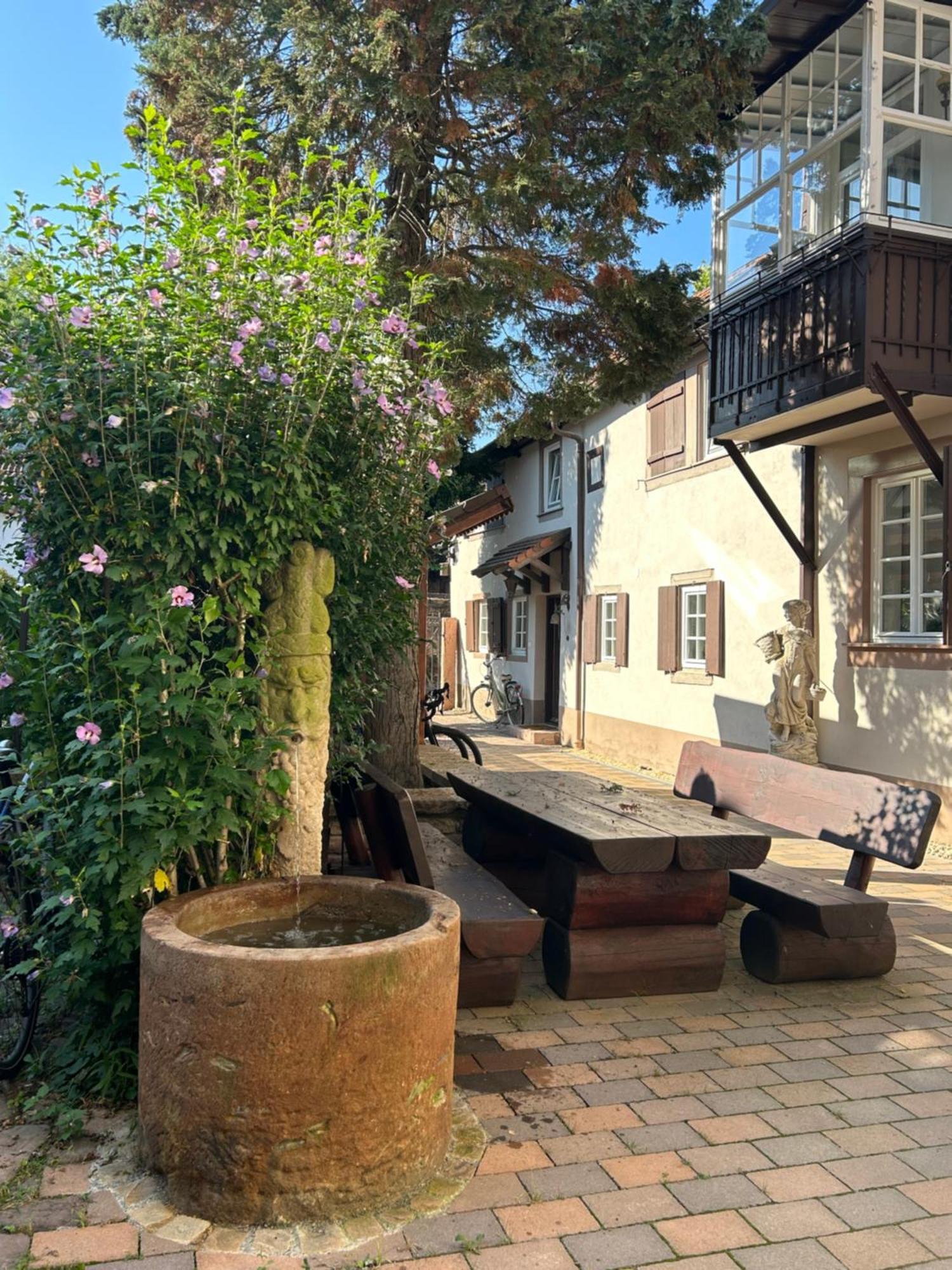 Exklusives Haus, Ruhig Gelegen Im Innenhof, Zentral, Lichtdurchflutet, Karlsruhe Esterno foto